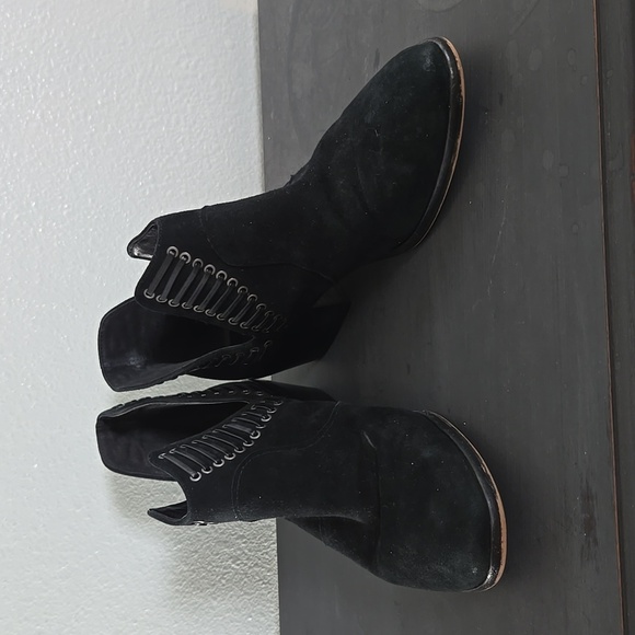 Vince Camuto Black Ankle Boots Size 8.5 - Picture 1 of 9
